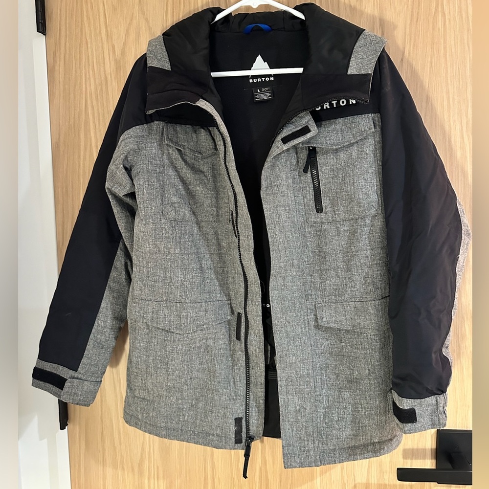 Kids Burton Snowboarding Coat - EUC - all the bells and whistles! Like new!